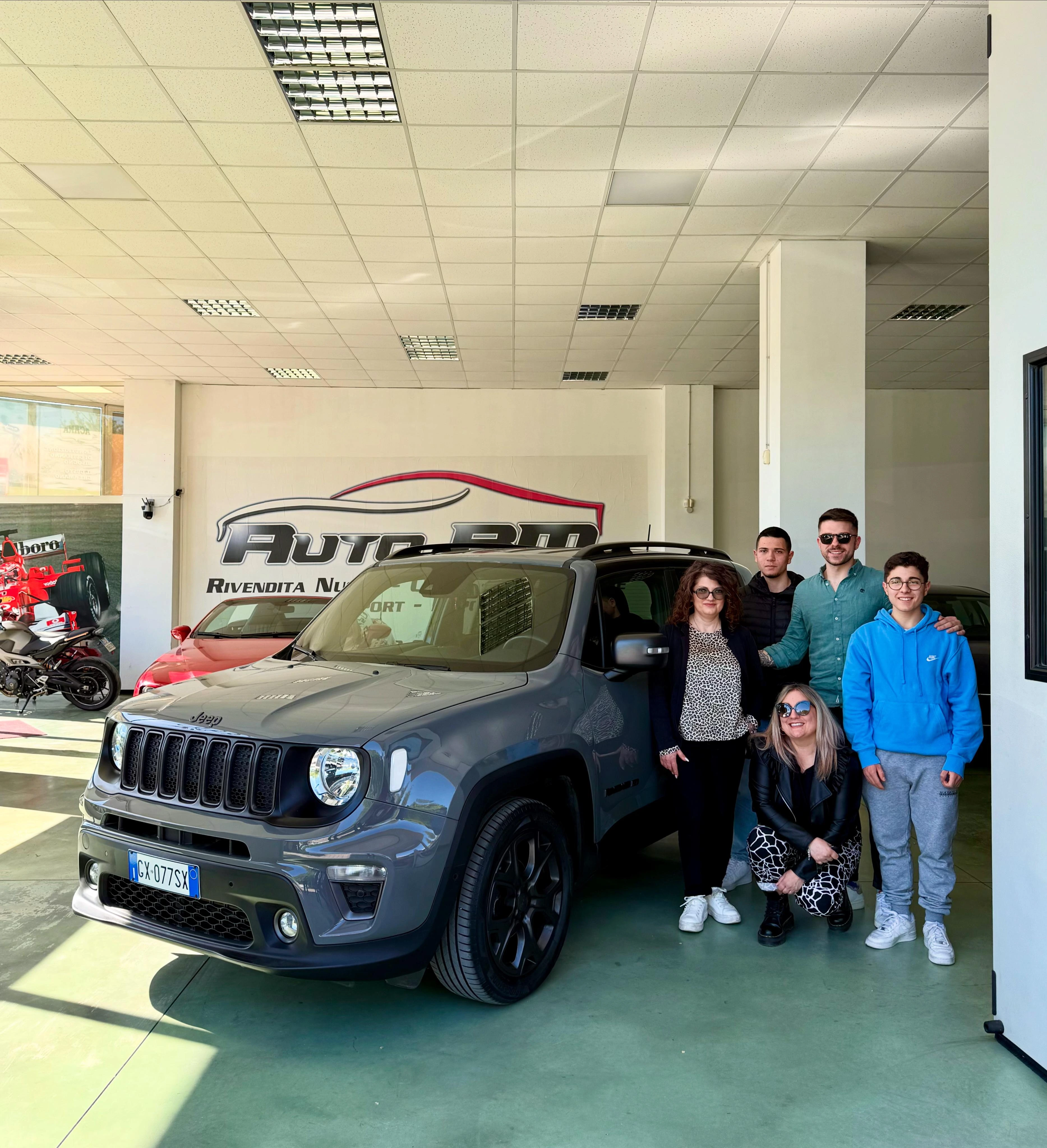 Foto con i clienti di Auto BM